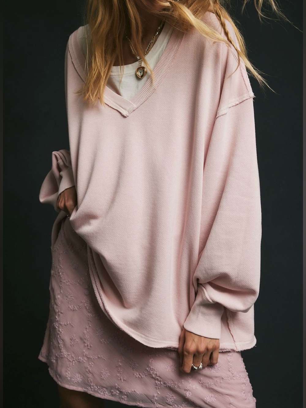 NWT FREE PEOPLE WE THE FREE VENICE V NECK SWEATSHIRT LILAC BLOOM - Picture 3 of 5